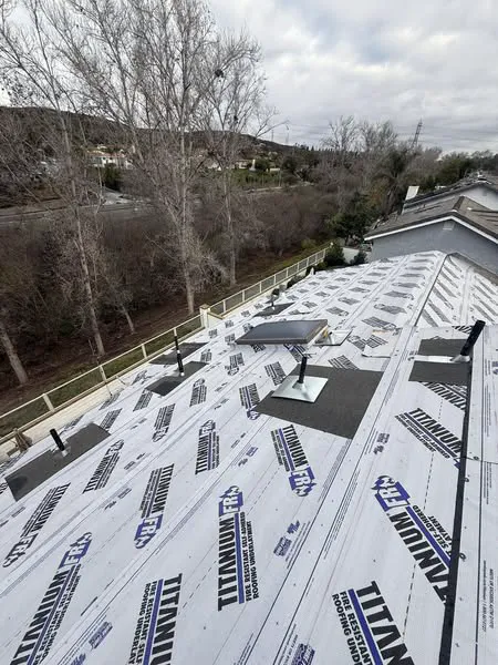 Luis Mendoza Roofing Picture 3