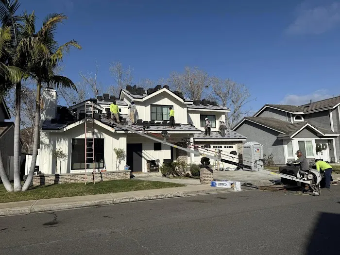 Luis Mendoza Roofing Picture 5