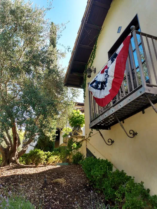 Gold Star Roofing Co Picture 1