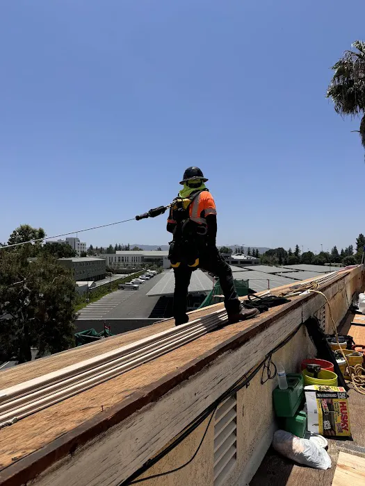 MARIA & OSCAR ROOFING LLC Picture 7