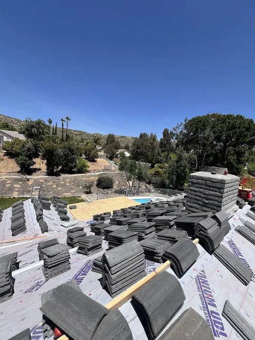 J & R Elite Roofing - Moreno Valley Picture 1
