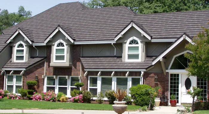 Straight Line Roofing & Construction Picture 1