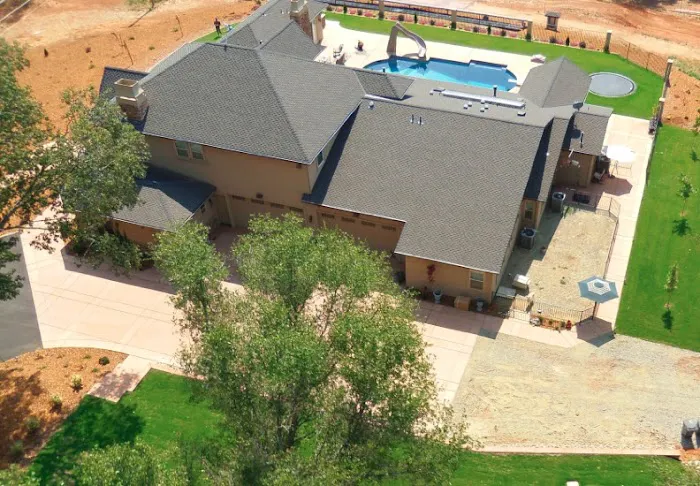 Straight Line Roofing & Construction Picture 2