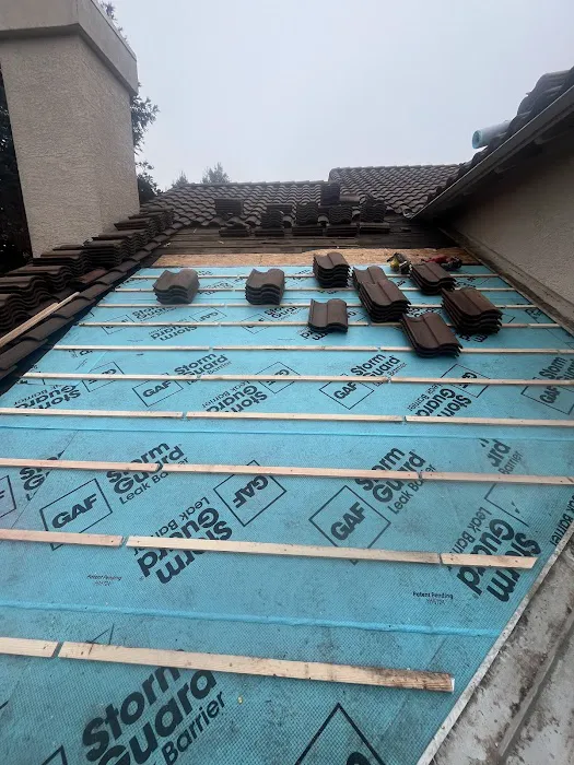 A + Superior Roofing LLC Picture 1