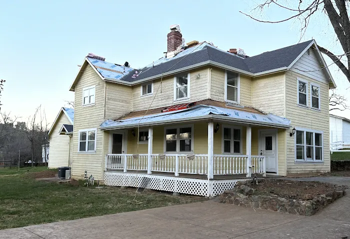 Straight Line Roofing & Construction Picture 10