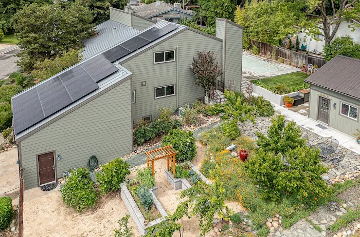 Straight Line Roofing & Construction Picture 9