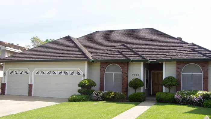 Straight Line Roofing & Construction Picture 4