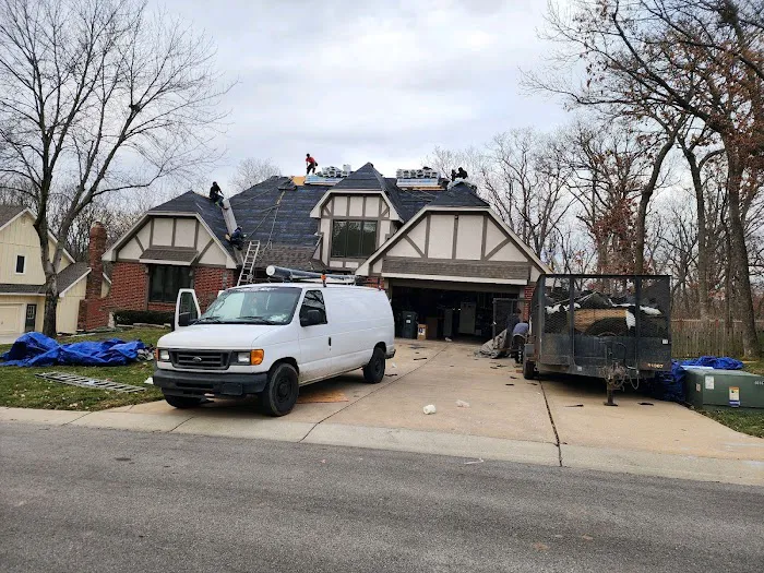 SRA Roofing & Gutters Picture 6