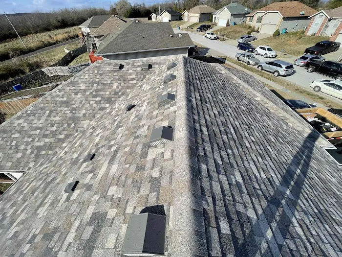 SRA Roofing & Gutters Picture 3