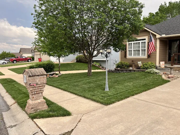 SRA Roofing & Gutters Picture 1