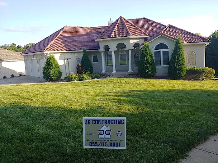 SRA Roofing & Gutters Picture 1