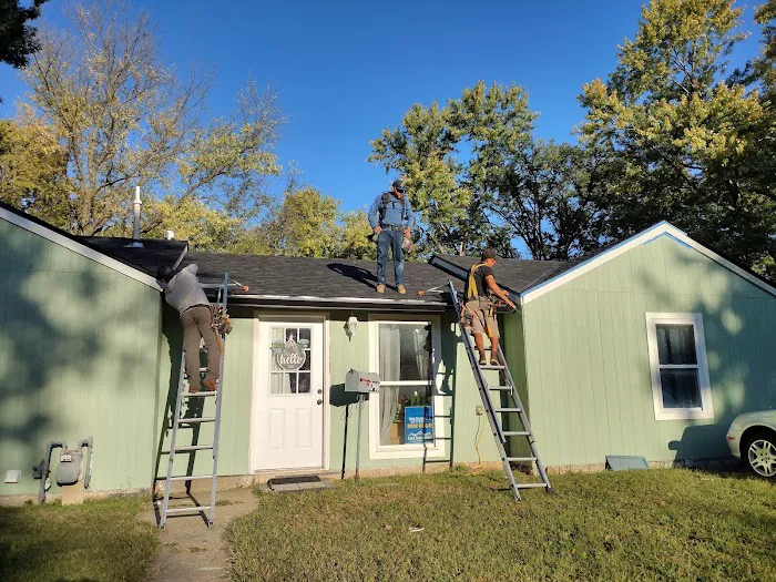 AAA Midwest Roofing Picture 4