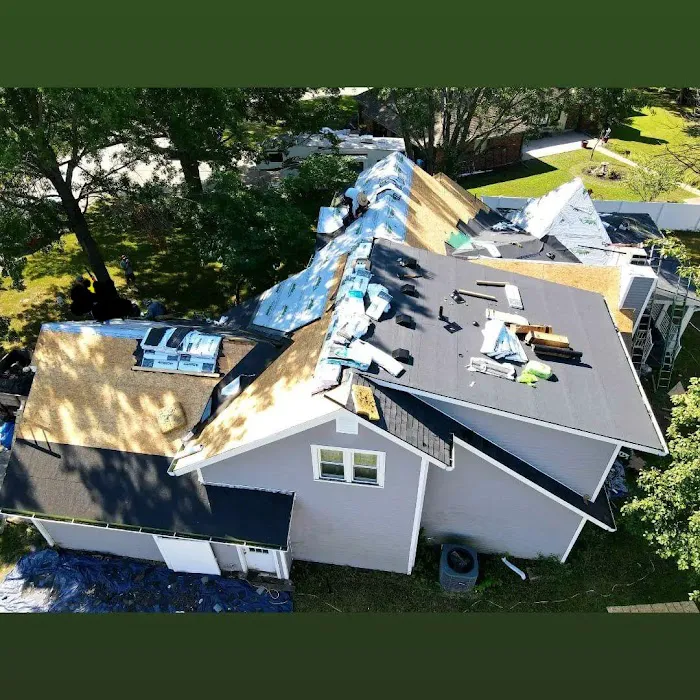 Red-tail Roofing Picture 9