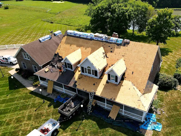 Red-tail Roofing Picture 6