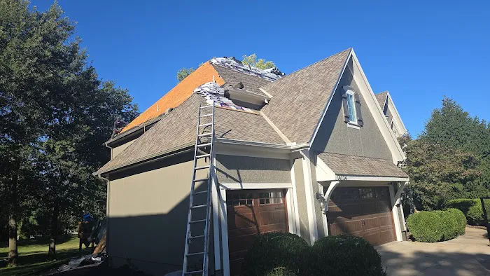 Swing Coast Roofs & Gutters - Lenexa, KS Picture 1