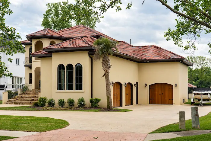 Exterior Plus Picture 2