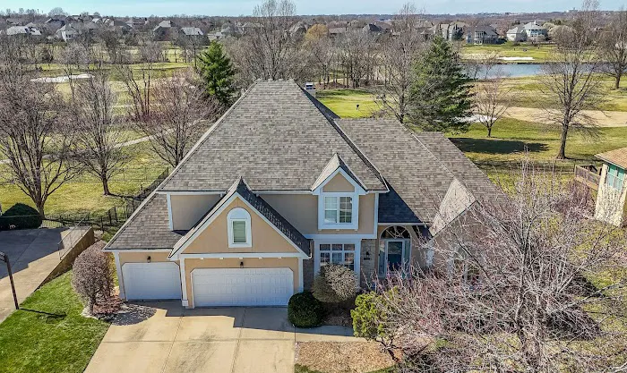 HT Roofing & Construction Picture 1