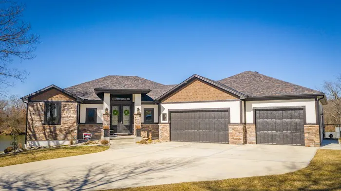 Royal Roofing & Solar - Johnson County Roofer Picture 2