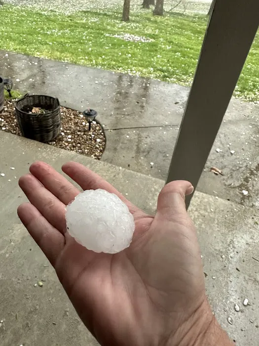 Black & White Roofing Picture 9