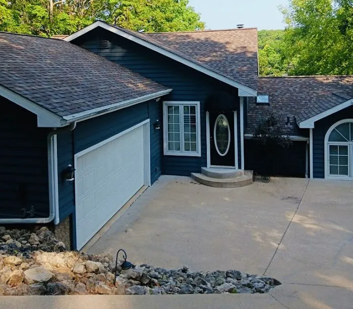 Select Exteriors & Roofing Picture 4