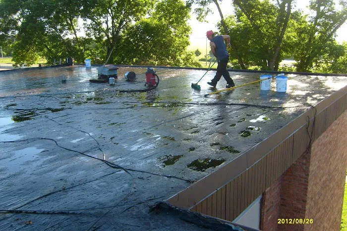 RT Commercial Roofing Picture 1