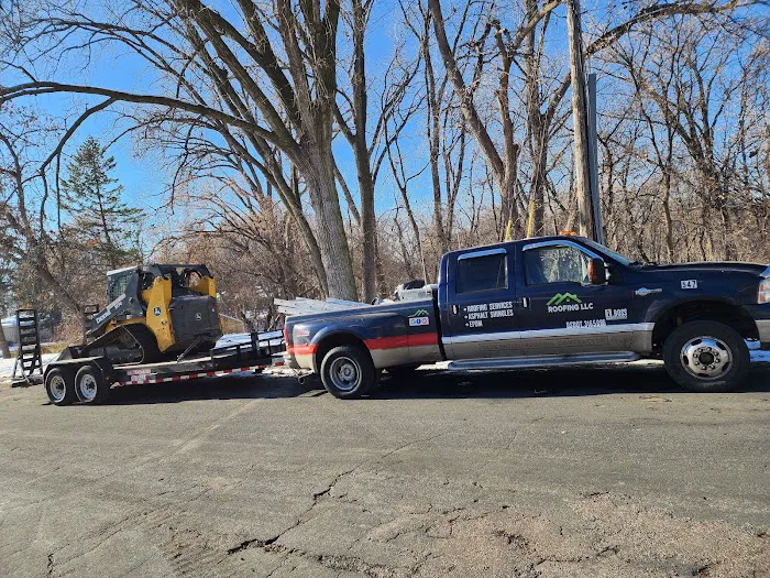 FIRST CLASS ROOFING LLC Picture 3