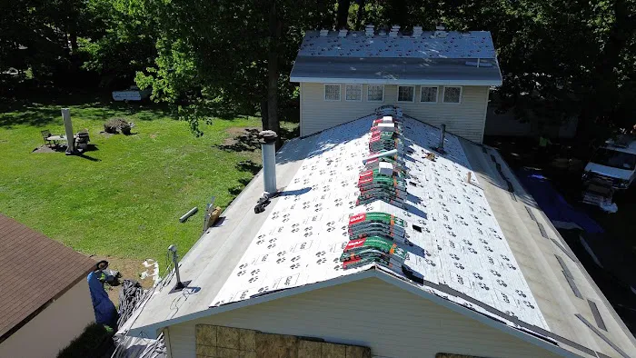 FIRST CLASS ROOFING LLC Picture 4