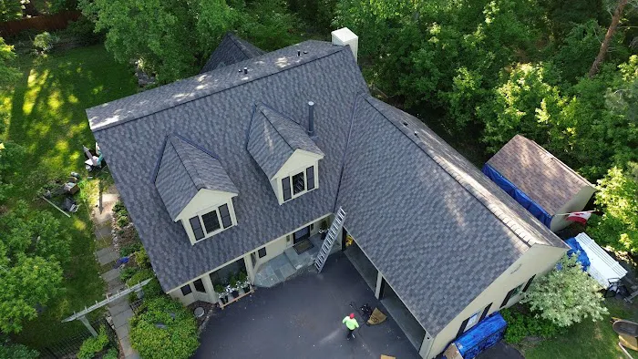 FIRST CLASS ROOFING LLC Picture 2