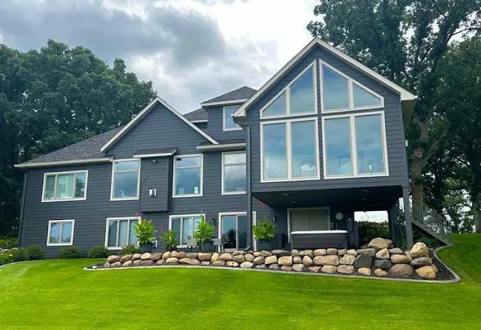 Younger Exteriors Picture 6