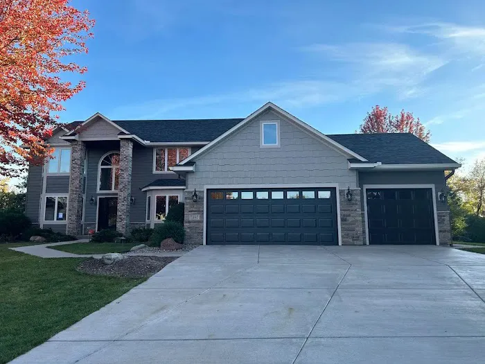 Younger Exteriors Picture 9