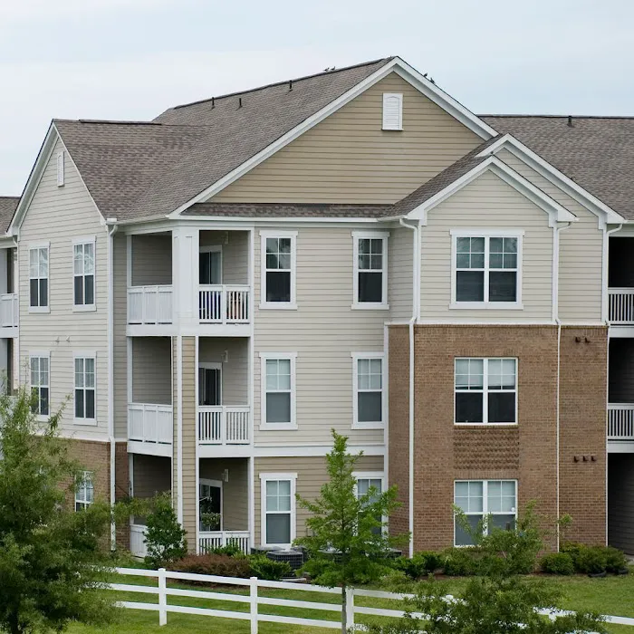 Land of Lakes Seamless Gutters Picture 6