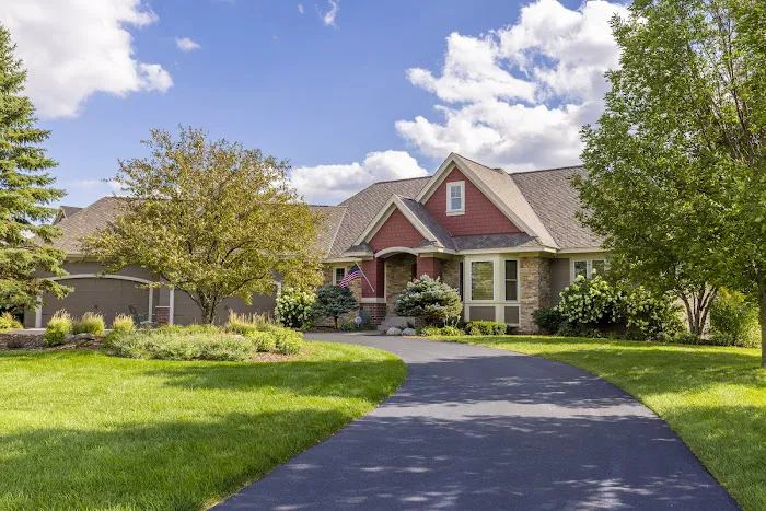 Grand Exteriors Picture 3