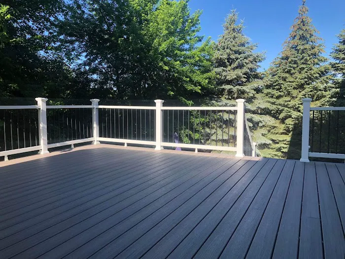 We Fix Everything - Roofing and Deck Services Picture 1