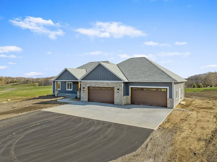 Select Exteriors Picture 1