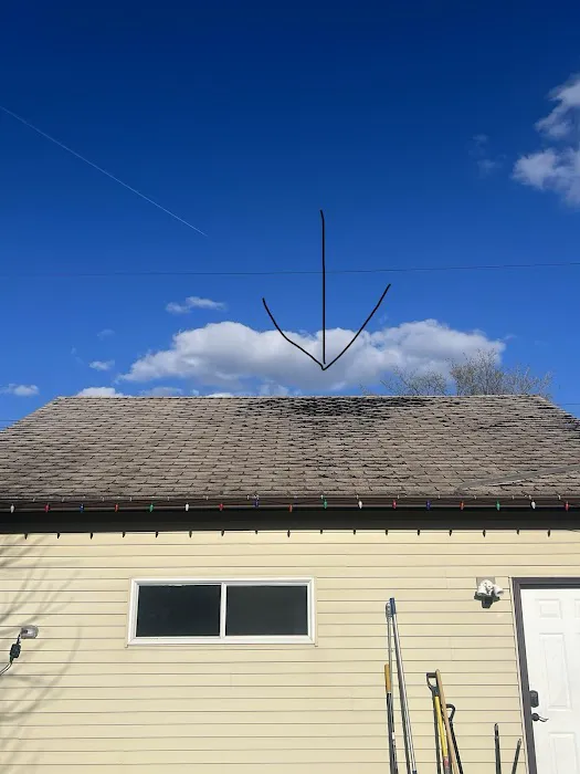 CM ROOFING LLC Picture 6