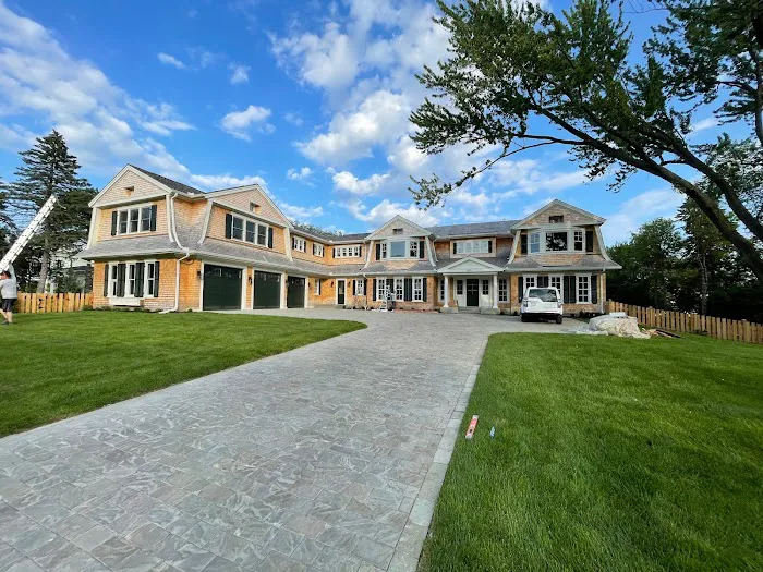 Mina Exteriors Picture 9