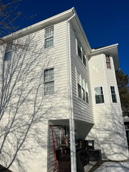 Mina Exteriors Picture 7