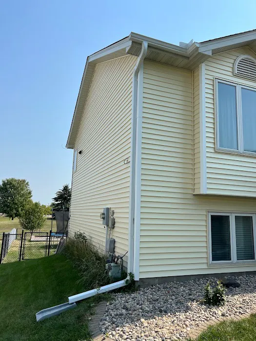 Mina Exteriors Picture 5