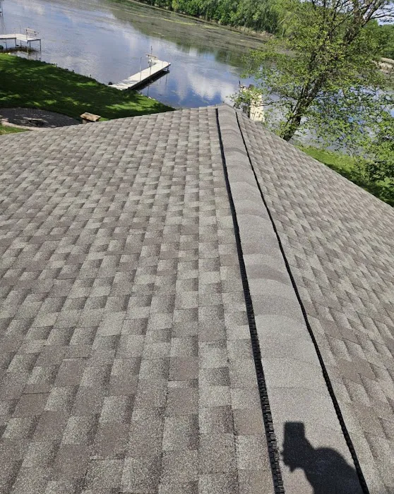 Midwest Reliable Roofing Picture 1