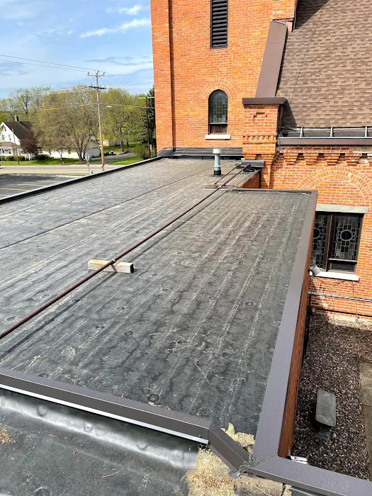4 Seasons Roofing LLC Picture 4