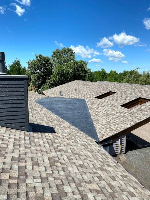 4 Seasons Roofing LLC Picture 7