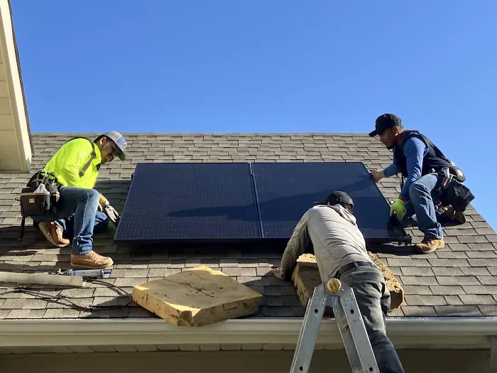 LP Roofing LLC Picture 1