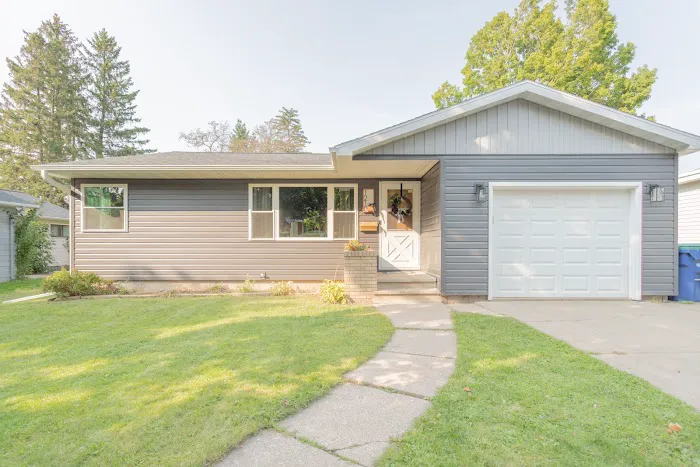 AA Seamless LLC Picture 8