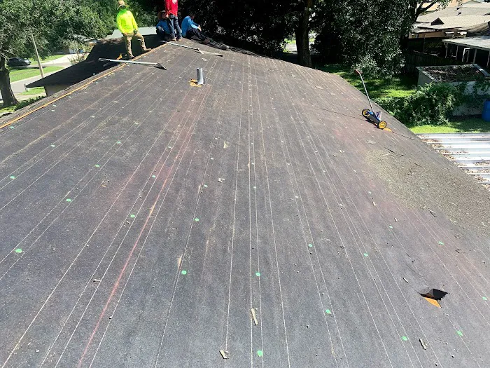 Red Roof Men Picture 5