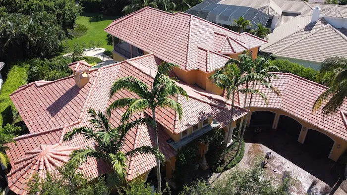 R4 Roofing and Reconstruction Picture 2