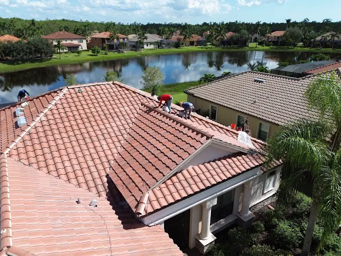 R4 Roofing and Reconstruction Picture 6