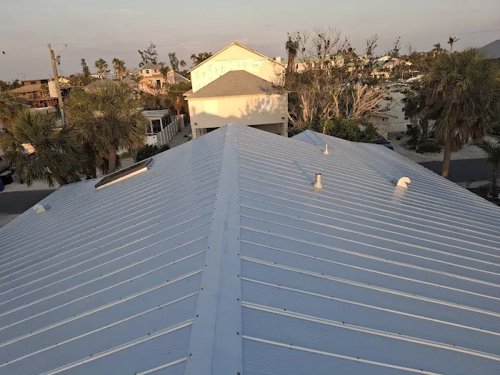White Peterman Roofing Picture 3