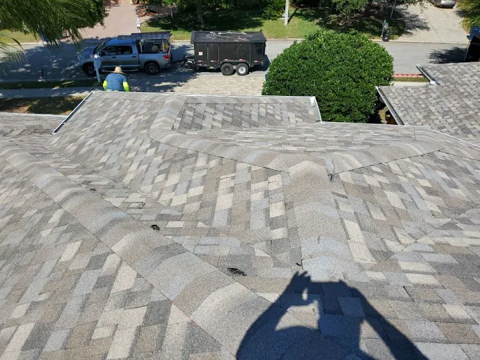 EZL CORP - Picture 1