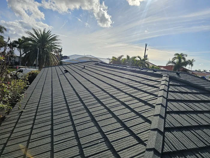 Reroof America Contractors FL, LLC Picture 4