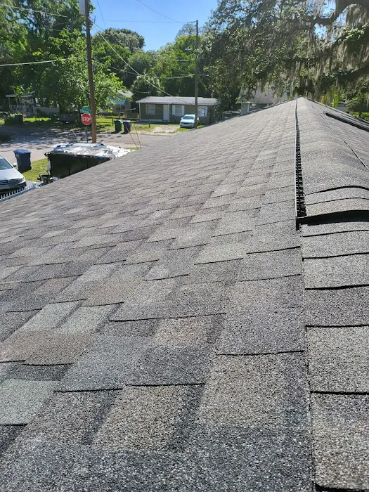 EMC ROOFING LLC Picture 3